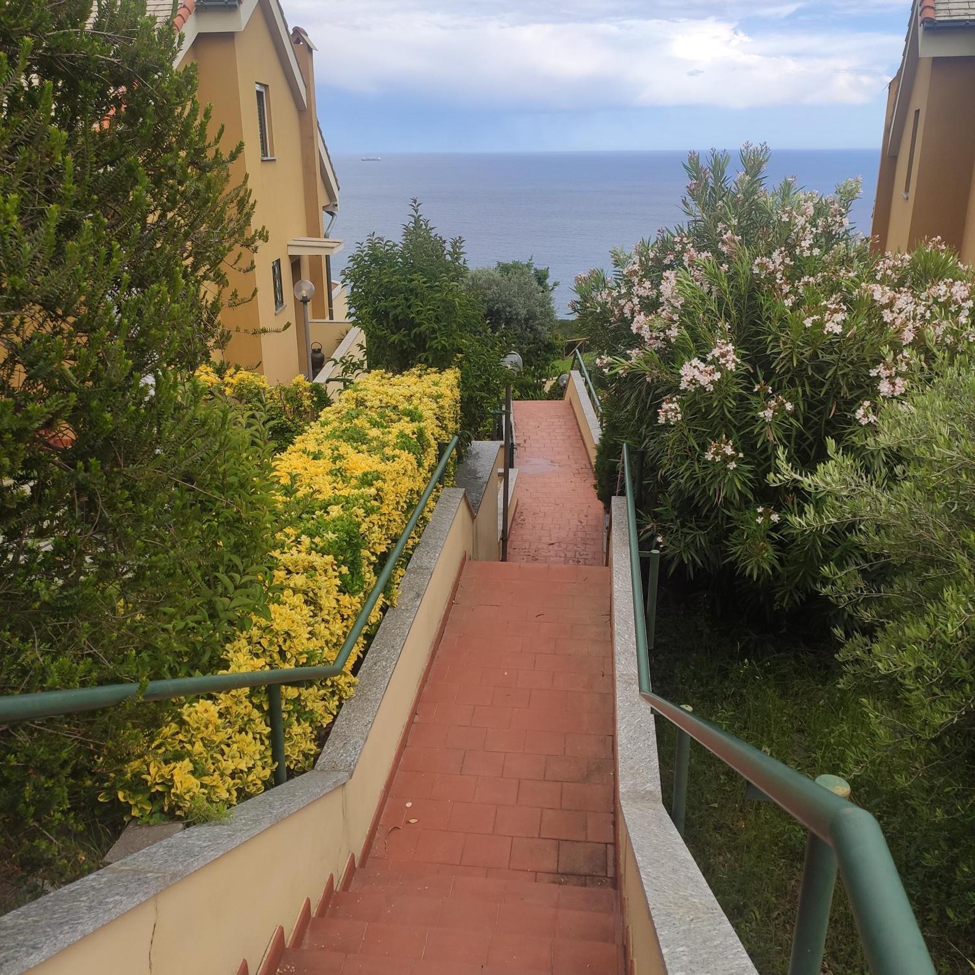 Il Giardino Sull'Isola - Appartamento - Bergeggi Exteriör bild