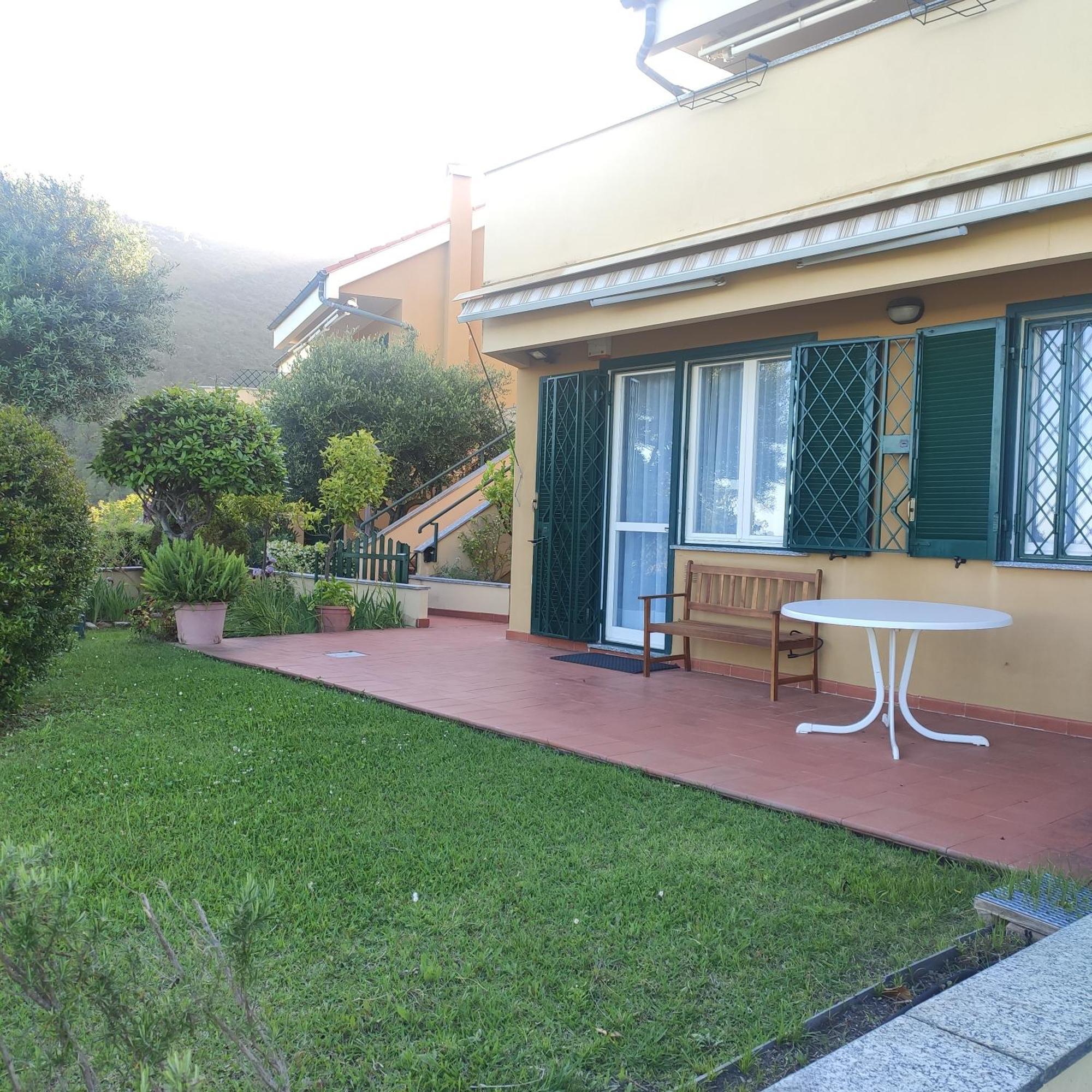 Il Giardino Sull'Isola - Appartamento - Bergeggi Exteriör bild